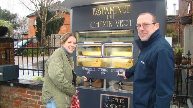 Neuville-en-Ferrain: l’Estaminet du Chemin vert a installé un distributeur de plats régionaux