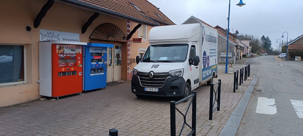 Installation d’un distributeur automatique de pain et de produits frais à Evette-Salbert dans le Territoire de Belfort