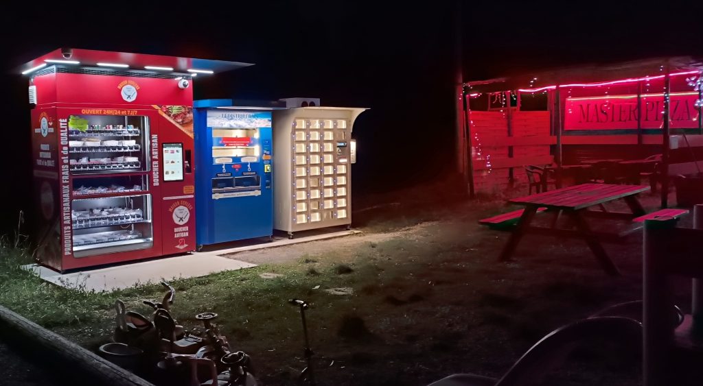 Livraison et installation de deux distributeurs automatiques à La Cadière-et-Cambo dans le Gard