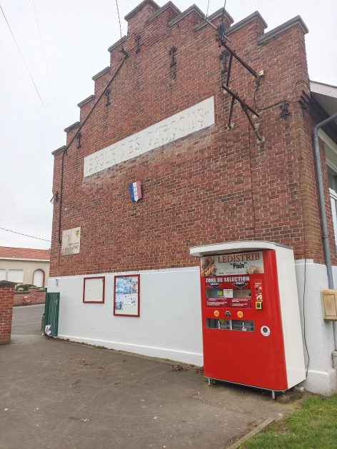 Livraison et installation d’un distributeur automatique de pain à Izel-lès-Equerchin dans le Pas-de-Calais