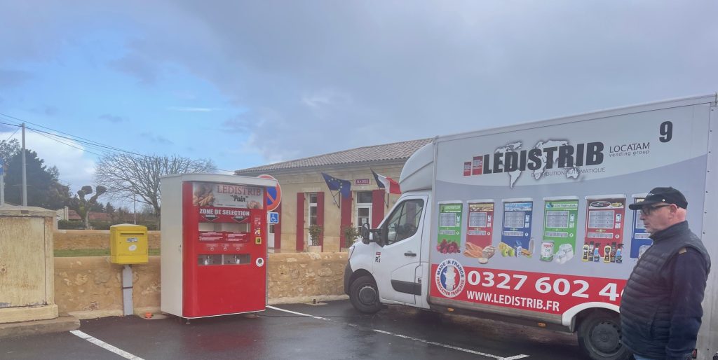 Livraison et installation d’un distributeur automatique de pain à Mouliets-et-Villemartin dans le département de la Gironde