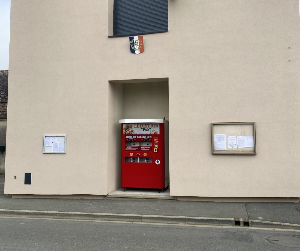 Livraison et installation d’un distributeur de pain à Saint-Paul-le-Gauthier dans la Sarthe en région Pays de la Loire