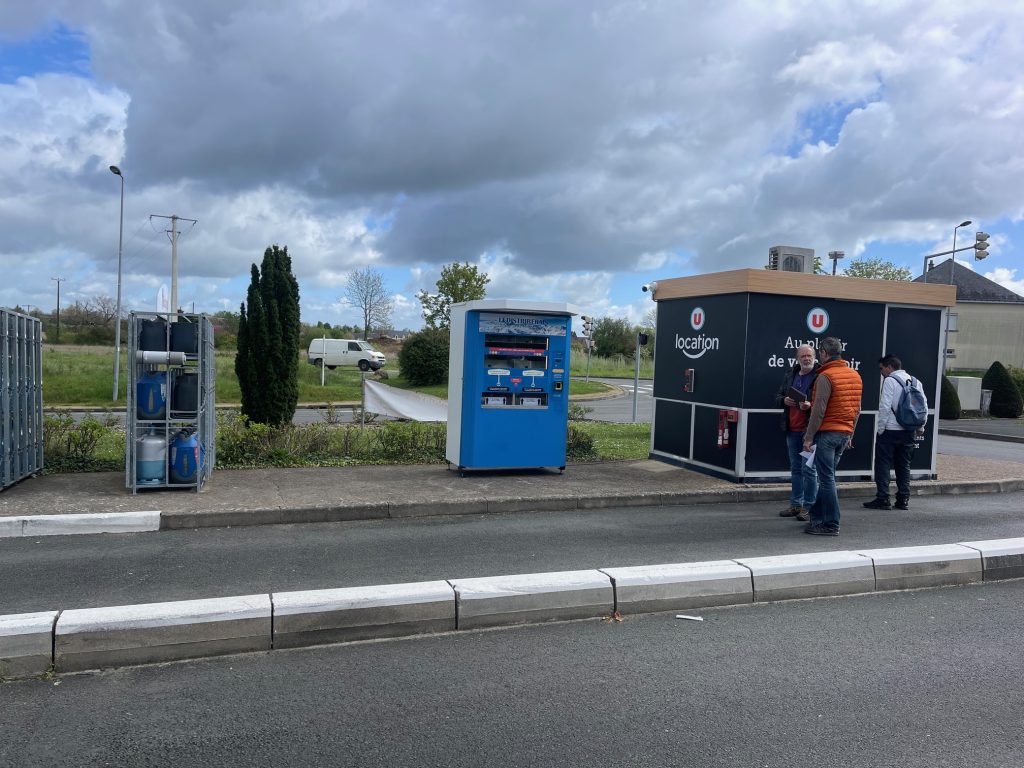 Indre-et-Loire : Livraison et Installation d’un distributeur automatique de plats cuisinés à Luynes .