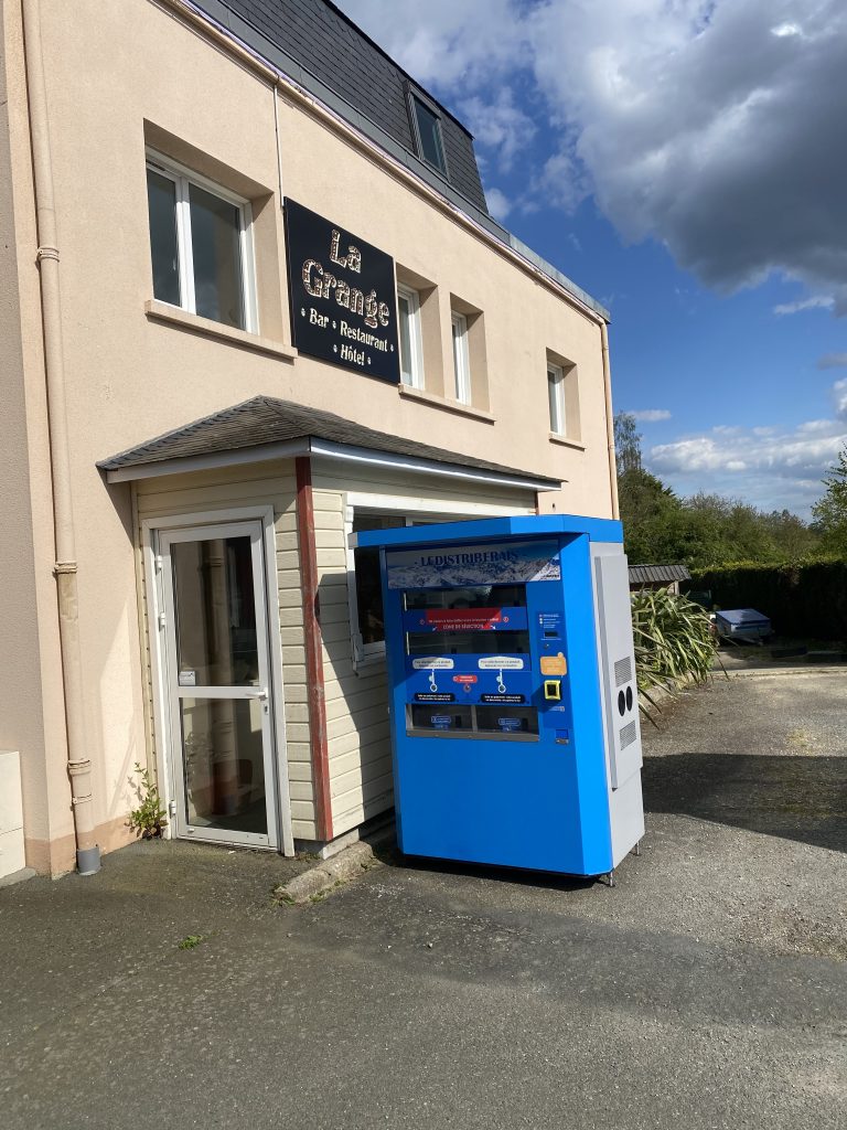 Livraison et mise en place d’un distributeur de plats cuisinés à Cossé-le-Vivien dans la Mayenne