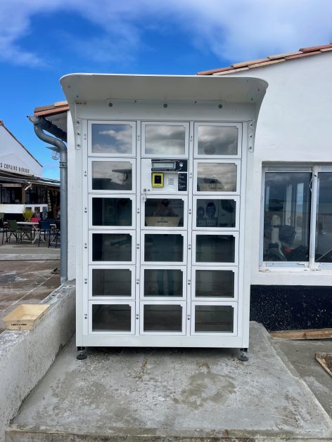 Livraison et installation d’un distributeur automatique à casiers de plats cuisinés à La-Flotte en Charente-Maritime