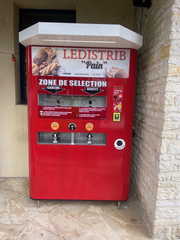 Livraison et installation d’un distributeur automatique de pain à Cram-chaban en Charente-Maritime