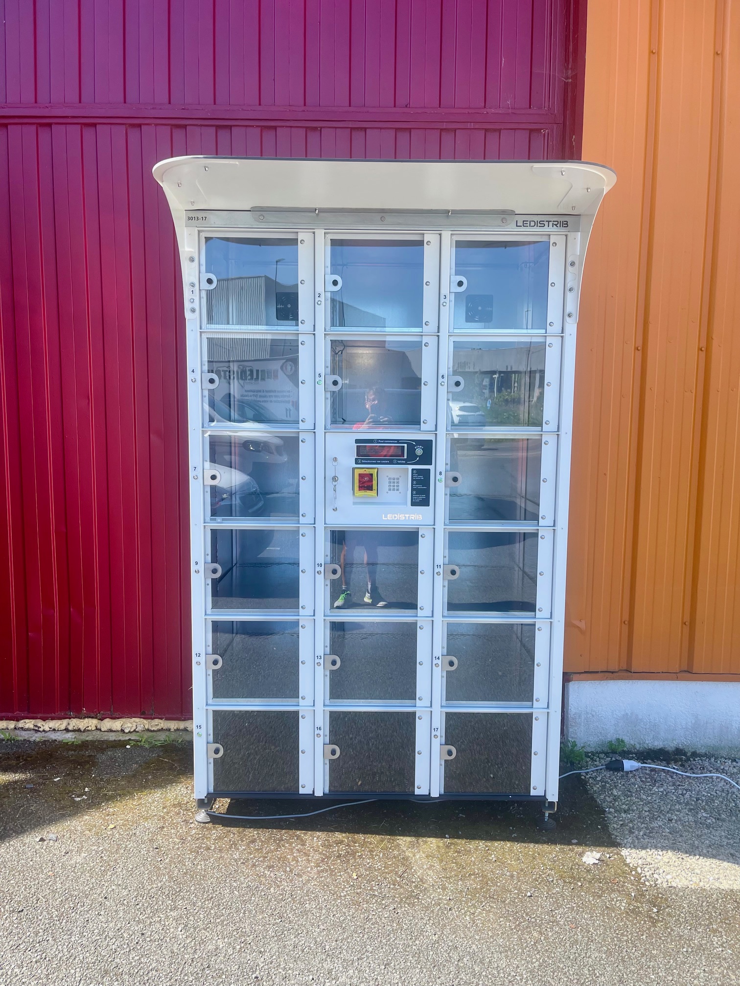 Fabricant Distributeurs Automatiques à Casiers à Paris et IledeFrance — free download