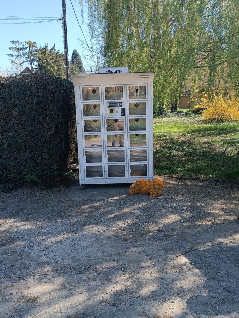 Installation distributeur à casiers automatiques pour pommes-de-terre à Hagenbach près de Mulhouse en Alsace