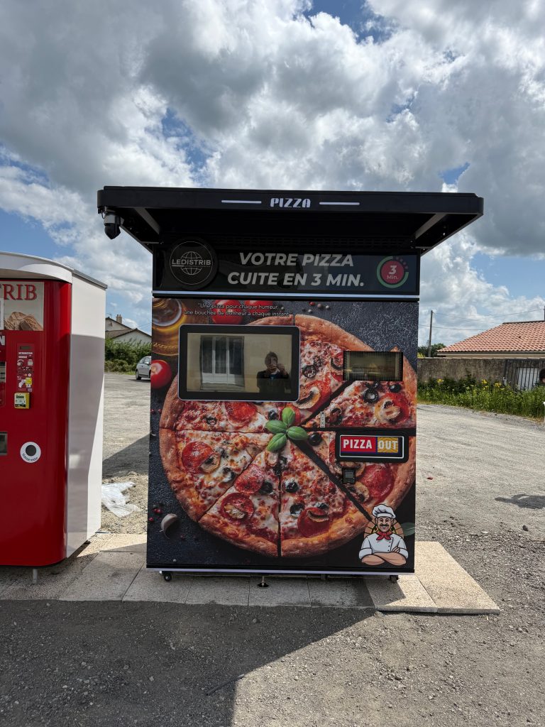 DEUX-SEVRES : Livraison et Installation d’un distributeur automatique de pizzas à Lageon