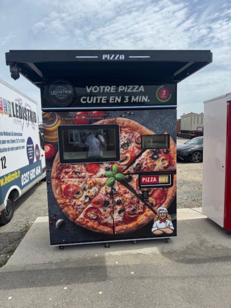LOIRE : Livraison et installation d’un distributeur automatique de pizzas à Meylieu .