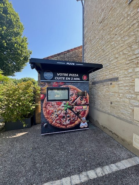 Livraison et Installation d’un distributeur de pizzas à Longré en Charente